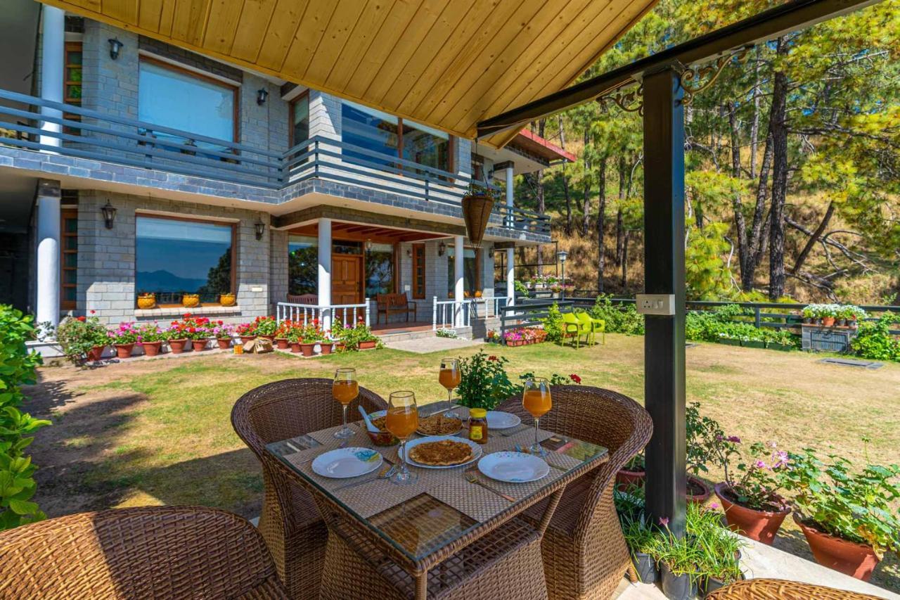 Stayvista At Floradale W Jacuzzi & Wood-Fire Pizza Kasauli Exterior foto